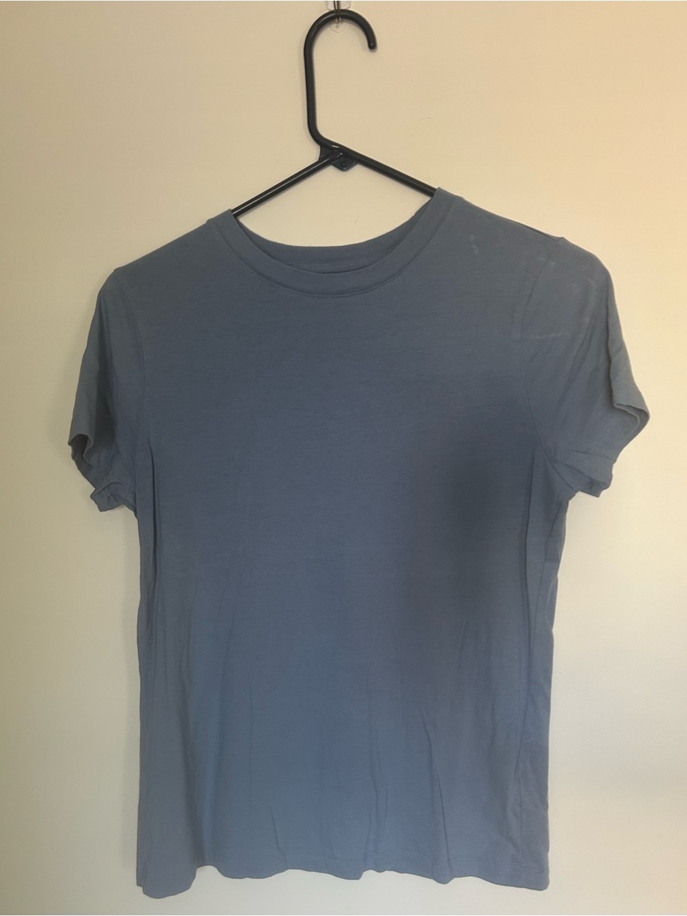 A new day S Women’s Classic Crew Neck T-Shirt in Dusty Blue Basic Casual Lounge